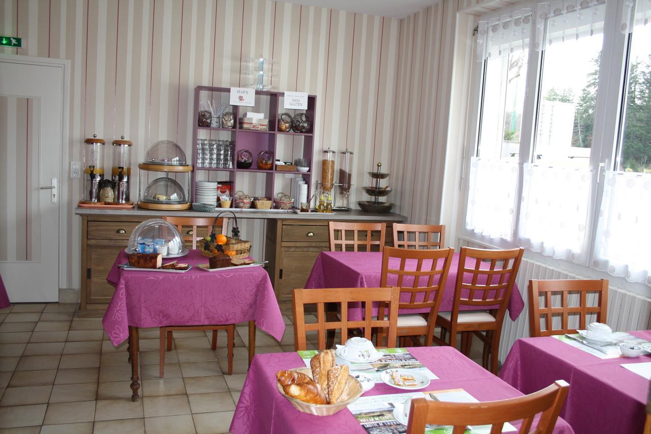 Hotel Restaurant Le Grillon Chambon-sur-Lac Kültér fotó